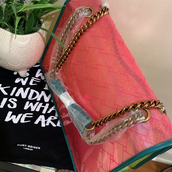 Kurt Geiger London XXL Kensington Vinyl Convertible Shoulder Bag - Picture 12 of 17